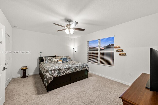 Building Photo - 525 NE 6th Pl