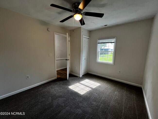 Building Photo - 1405 N Carolina Hwy 343 S