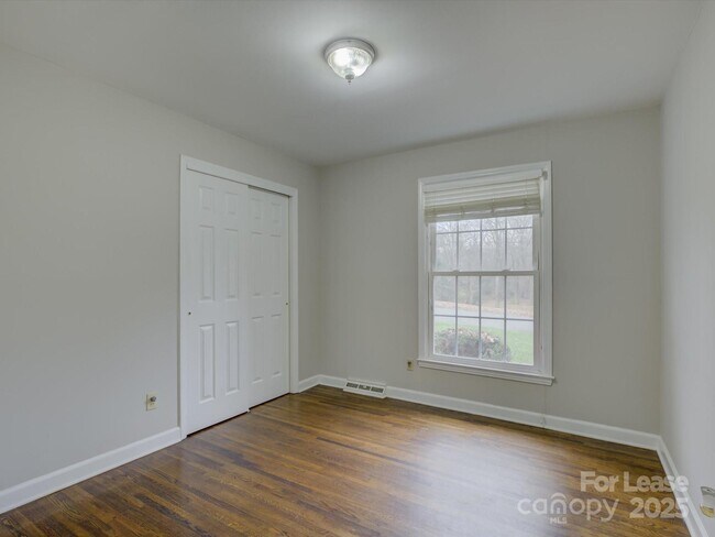 Building Photo - 6219 Colchester Pl