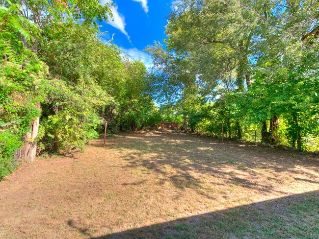 Building Photo - 2921 NE 17th Ave