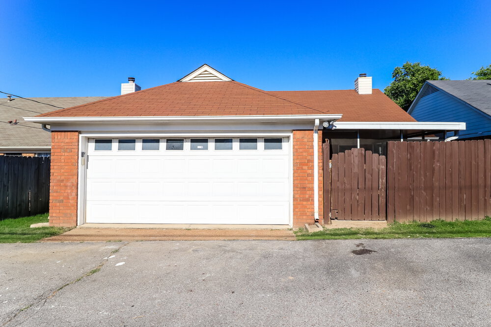 Building Photo - 1643 Dexter Ln