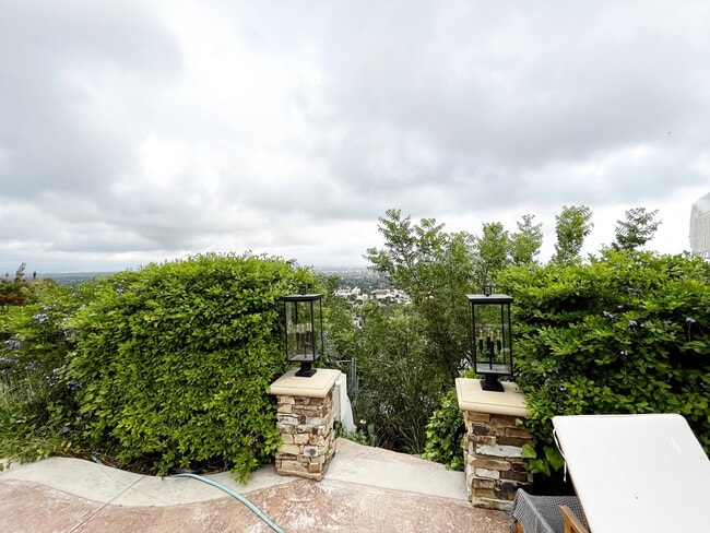 Building Photo - 4067 Cody Rd