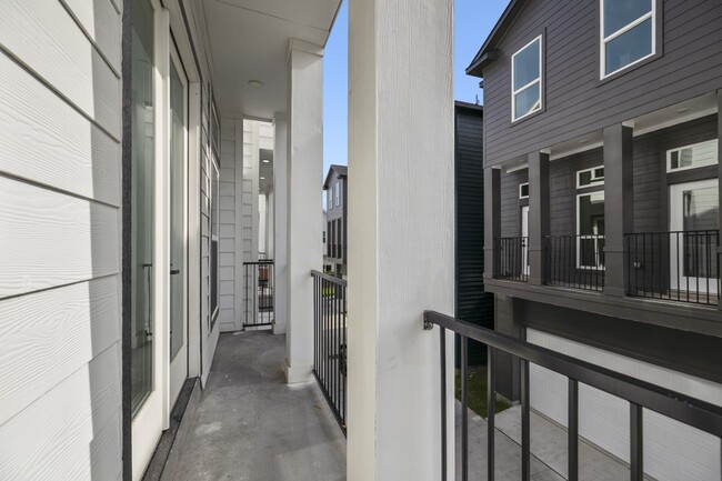 Building Photo - 1234 E 23rd St