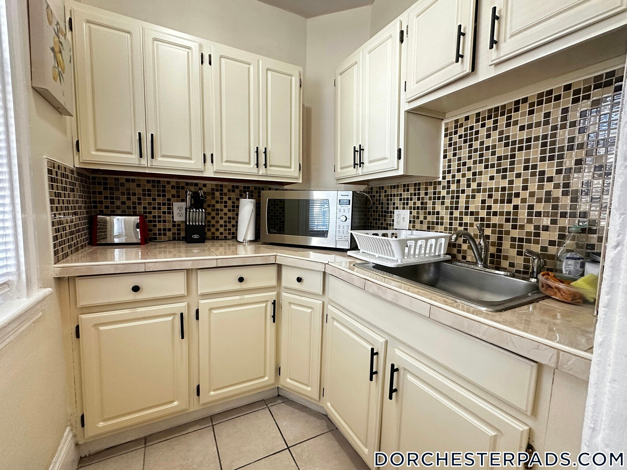 Building Photo - 32 Kingsdale St