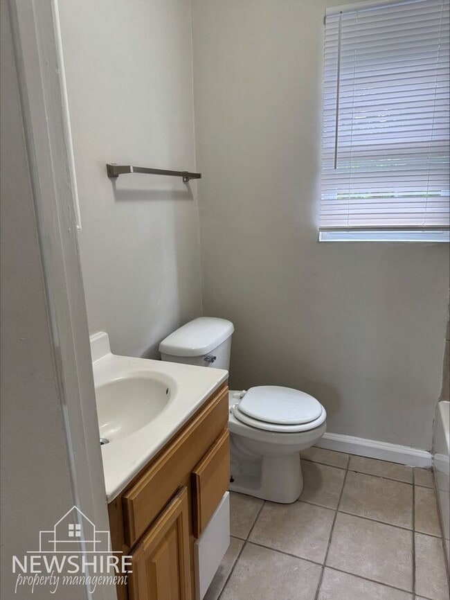 Building Photo - 2 Bedroom Town Home! - Discover Hampton Ave Apartments in Greenville, SC!