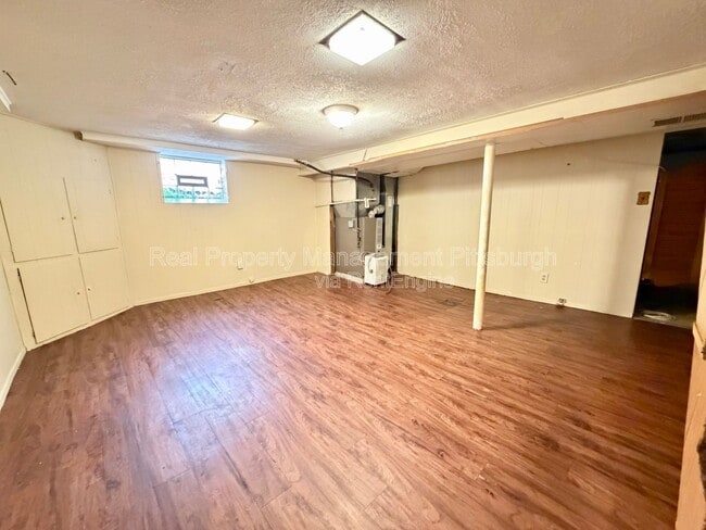 Building Photo - 1076 Thornwood Dr