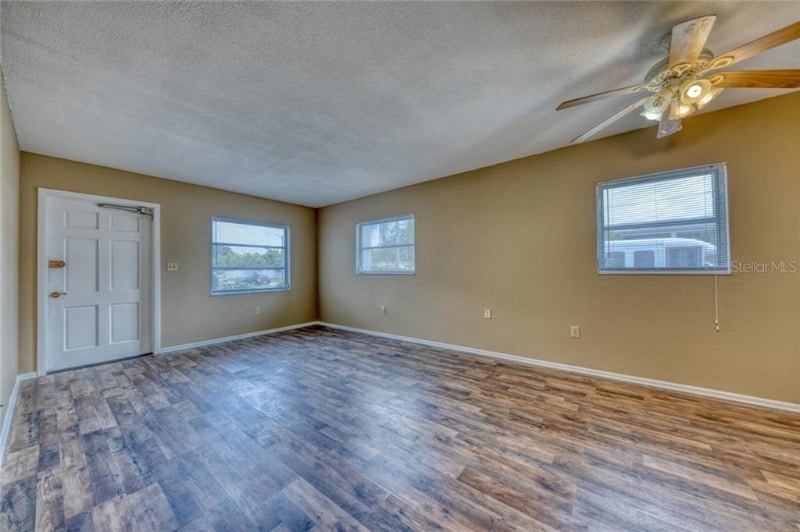 Building Photo - 3460 32nd Ave N