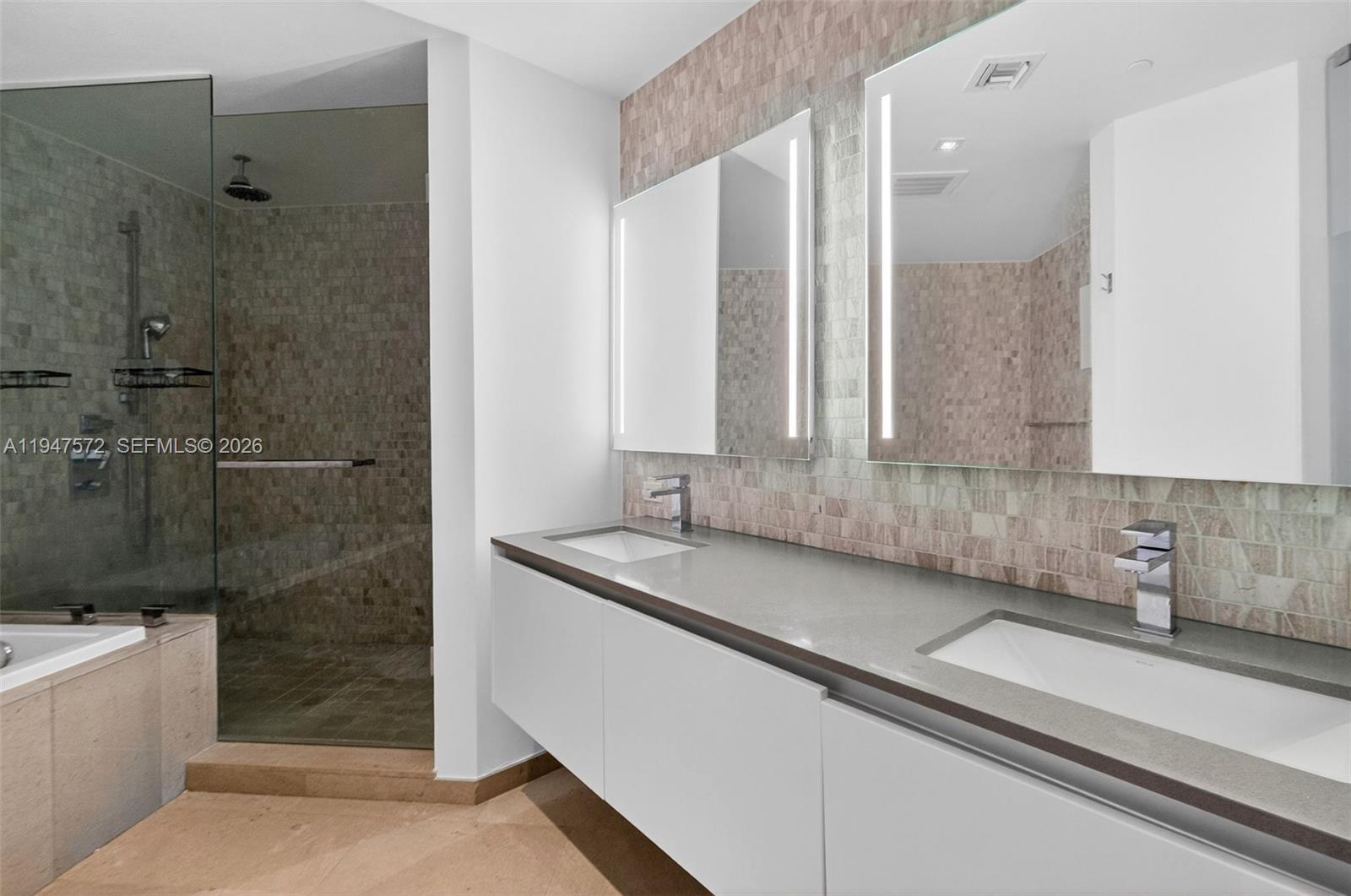 Building Photo - 68 SE 6th St