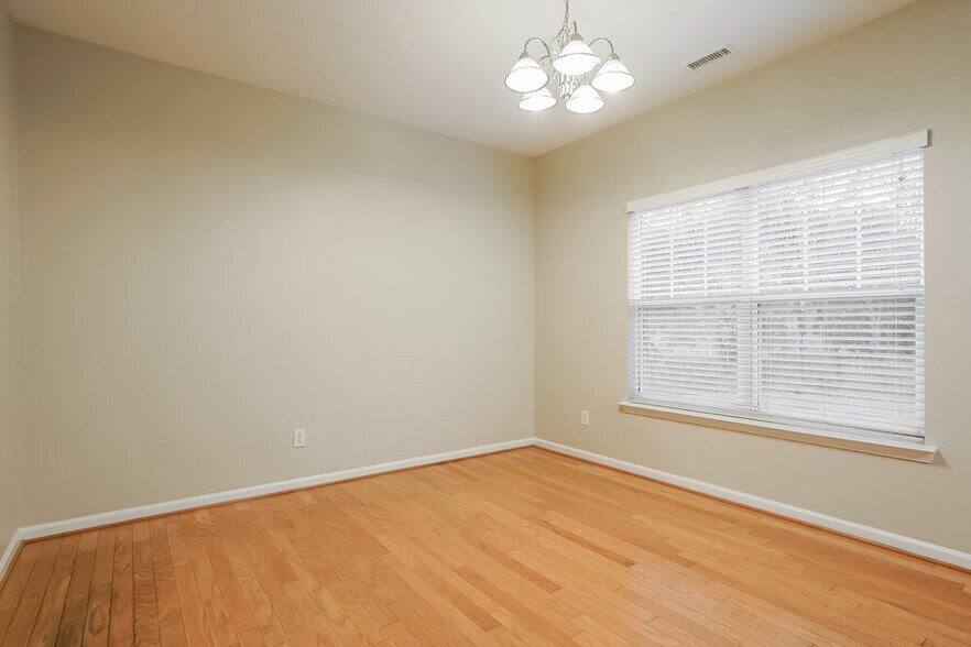 Building Photo - 3629 Pinkham Way