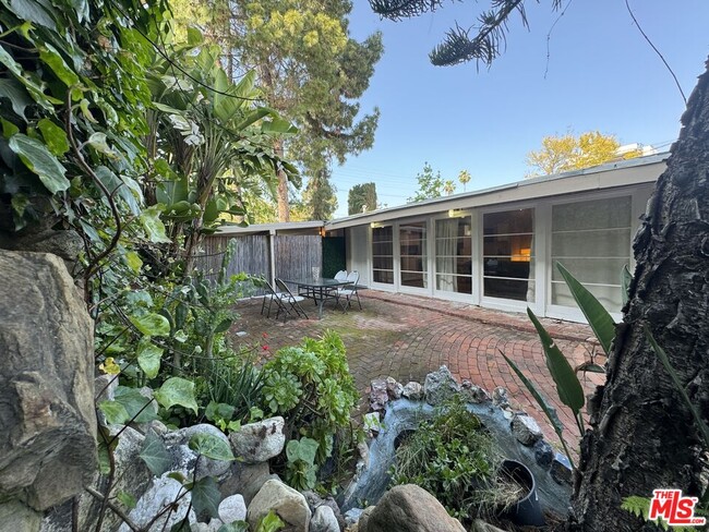 Primary Photo - 12340 Moorpark St