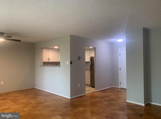 Building Photo - 5353 Columbia Pike