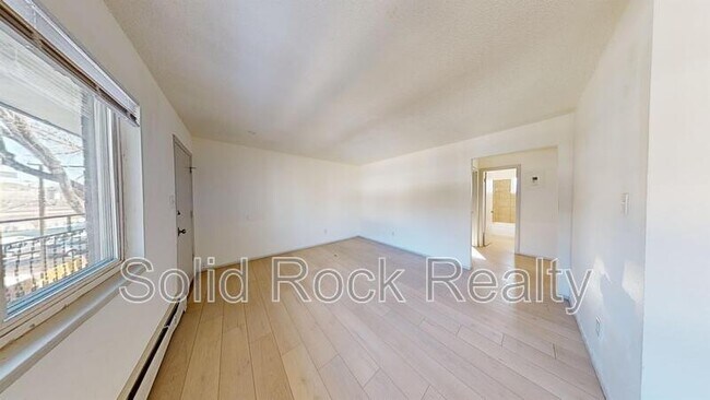 Building Photo - 1411 S Corona Ave