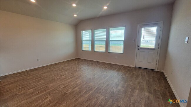 Building Photo - 364 Deborah Dr
