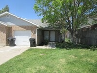 Building Photo - **Move-In Bonus!** 3 bed, 2 bath Twin Home
