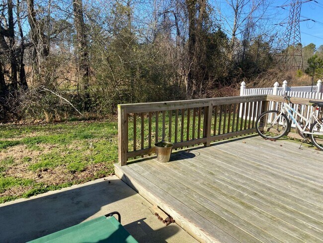 Building Photo - Welcome home to this beautiful 4-bedroom h...