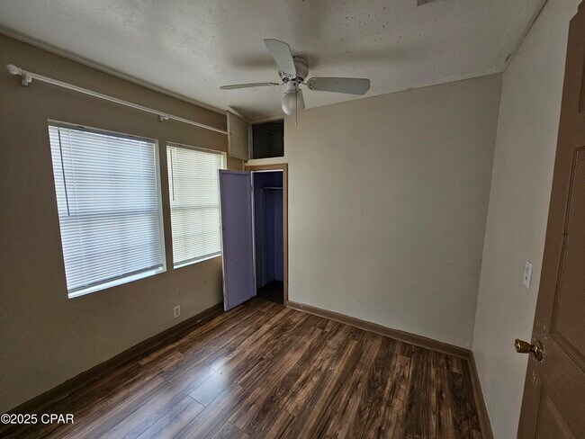 Building Photo - 1814 Arthur Ave