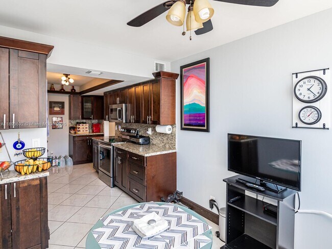 Building Photo - 2401 S Ocean Dr