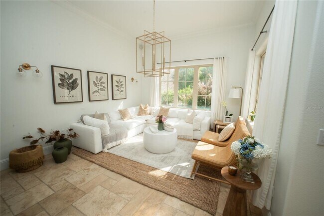 Building Photo - 719 Eastlawn Dr