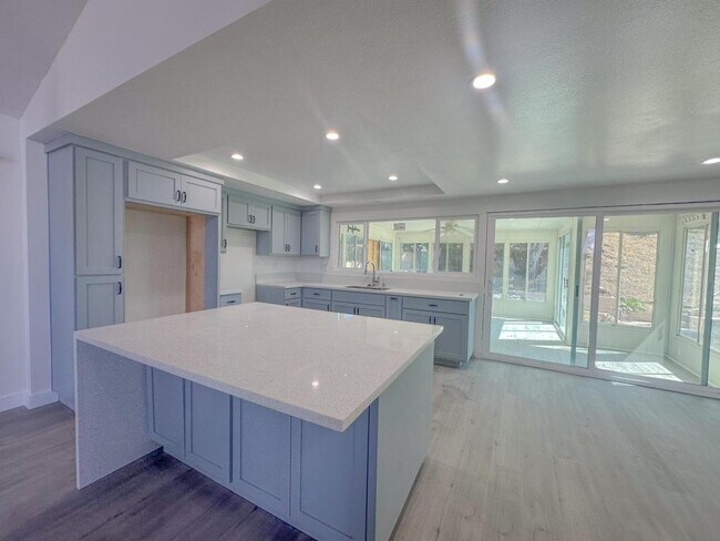 Building Photo - 25512 Maximus St