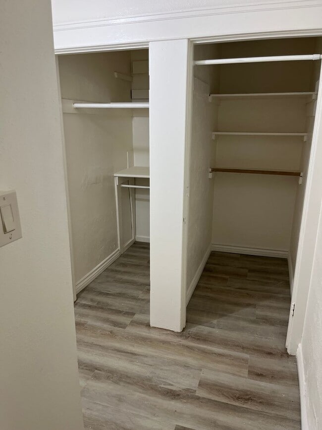 Building Photo - 3958 1/2 PARK BLVD.-