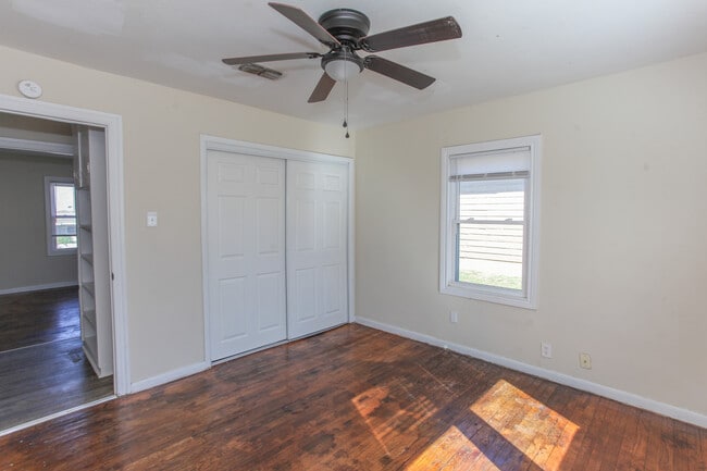 Building Photo - 1506 Kentucky Way