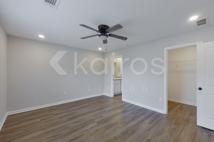 Building Photo - 122 Cottage Grove Rd