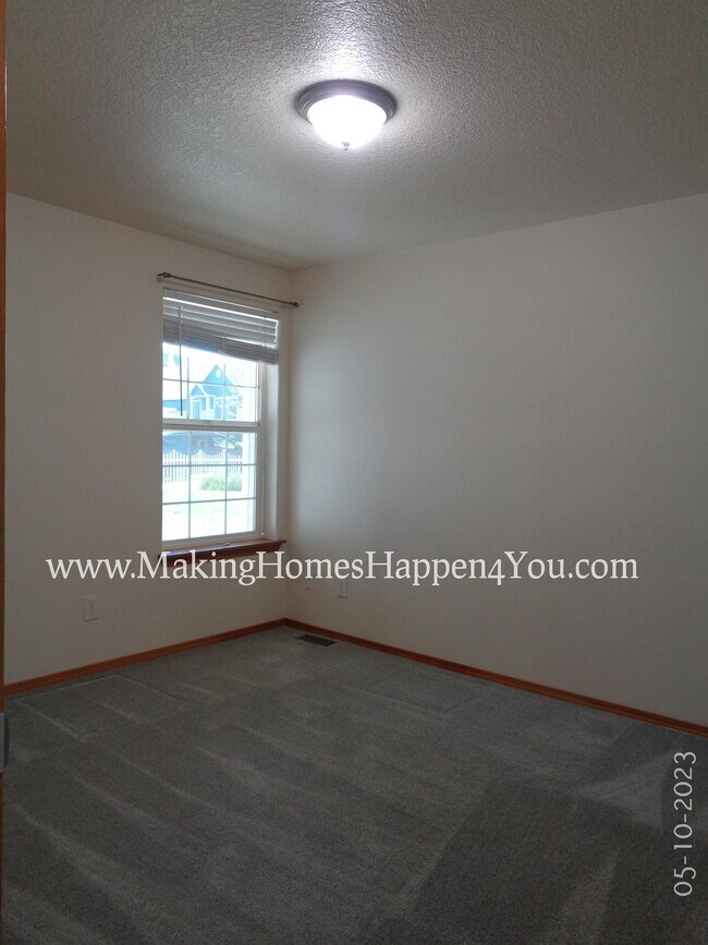 Building Photo - 405 Lavender St