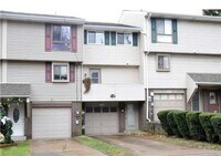 Building Photo - Independence Square - 2 Bedroom 1.5 Bathro...