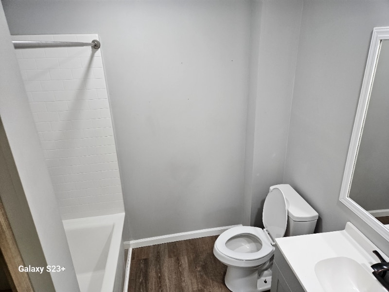 Building Photo - 513 Main St