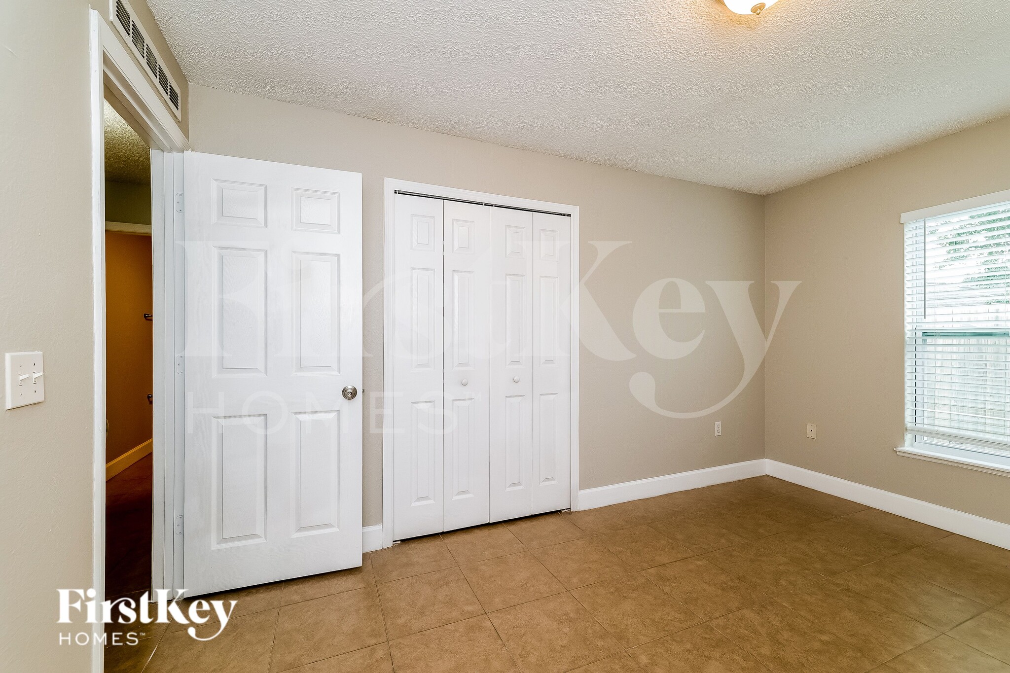 Building Photo - 129 Aurora Ln