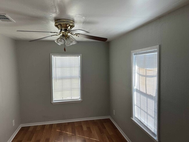 Building Photo - 3-Bedroom Home with Large Yard – Close to ...