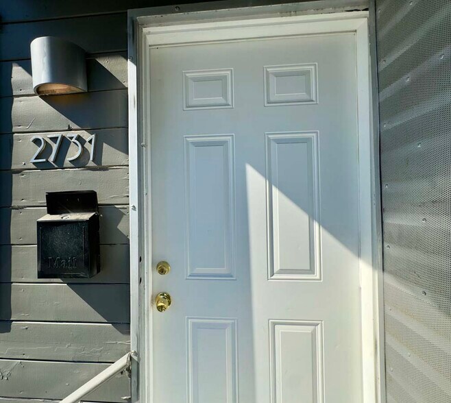 Building Photo - 2731 Chestnut St