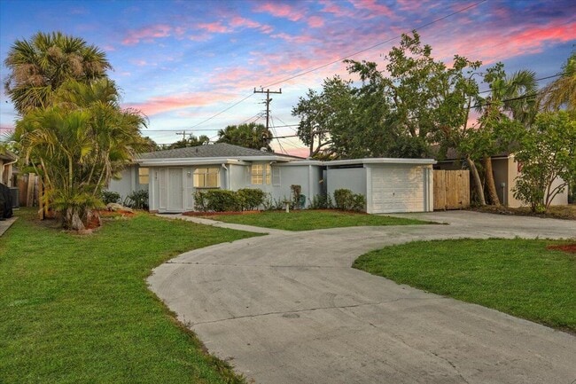 Building Photo - 379 Garden Blvd