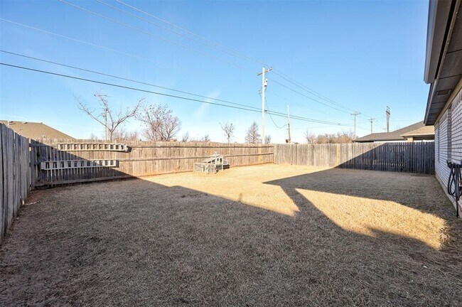 Building Photo - 465 Compass Dr