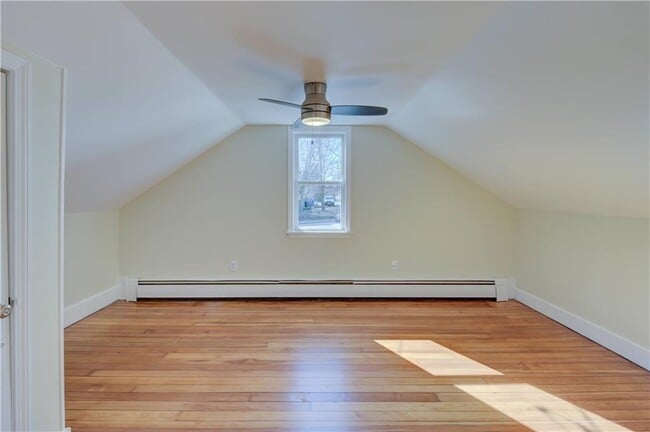 Building Photo - 30 Queen St