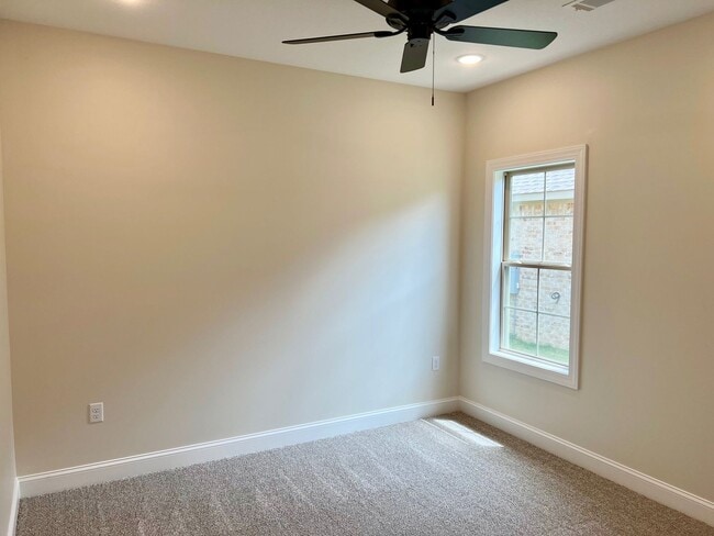 Building Photo - FOR Rent – 3 Bedroom, 2 Bath!