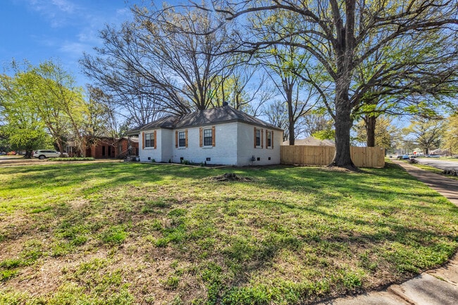 Building Photo - 4895 Helene Rd