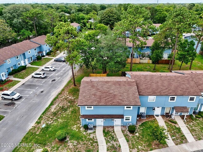 Building Photo - 11359 Bedford Oaks Dr