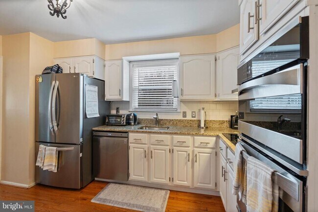 Building Photo - 931 Beaverbank Cir