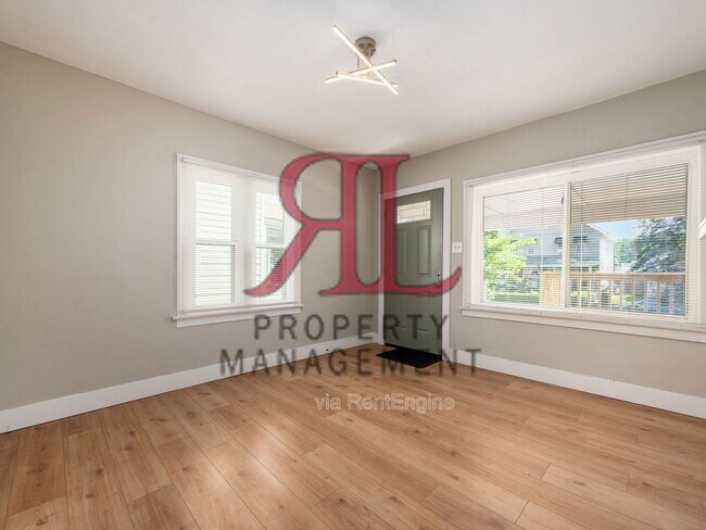 Building Photo - 439 Eldridge Ave