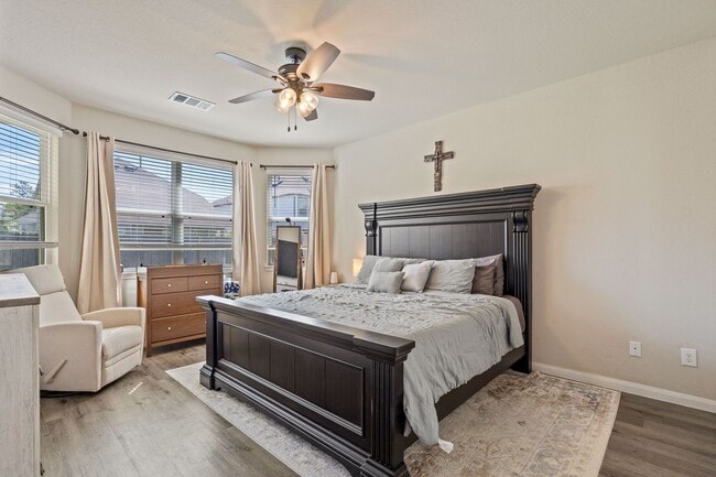 Building Photo - 2221 Raider Dr