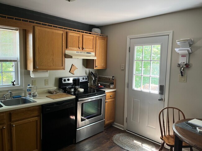 Building Photo - 276 Isle Of Pines Rd