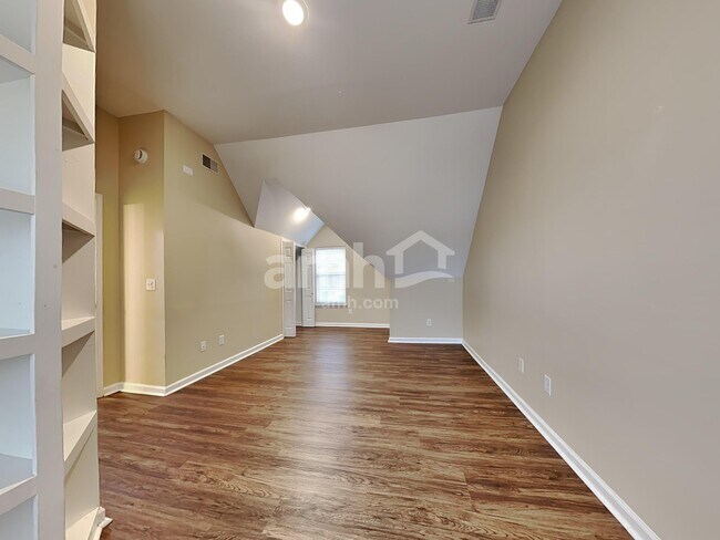 Building Photo - 2738 Seastrand Ln