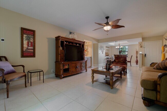 Building Photo - 12524 Shoreline Dr