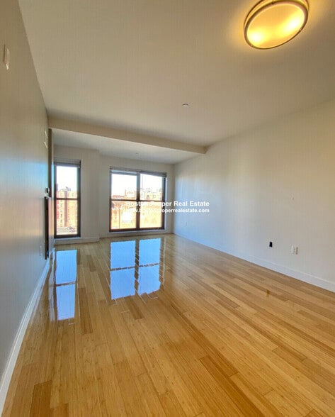 Building Photo - 1088 Boylston St