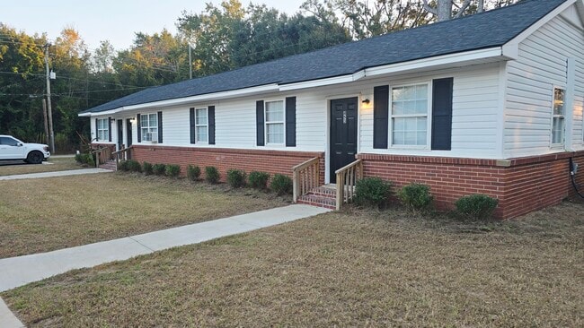 Building Photo - Monetta Apartments