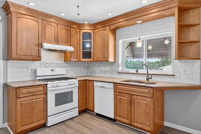 Building Photo - 9826 Ravensbrook Dr