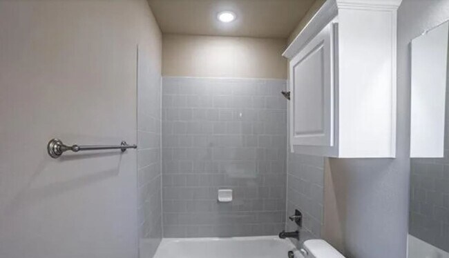 Building Photo - 282 Water Mdw Ct