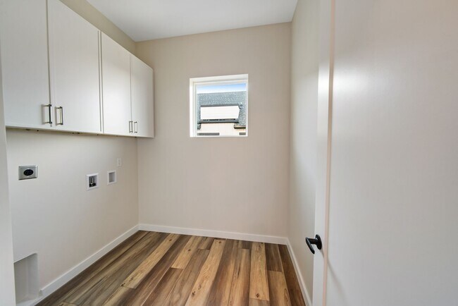 Building Photo - 1861 Zeta Way