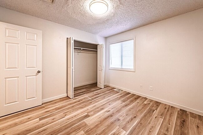 Building Photo - Renovated Cozy 2-Bedroom Duplex |Utilities Included! | Move-In Special - 50% off the first month’...